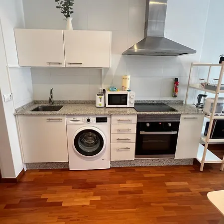 A Estrenar ,con Vistas Al Mar Y Aparcamiento Gratis En El Casco Viejo-centro-zona Portuaria *