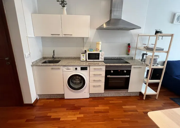 A Estrenar ,con Vistas Al Mar Y Aparcamiento Gratis En El Casco Viejo-centro-zona Portuaria *