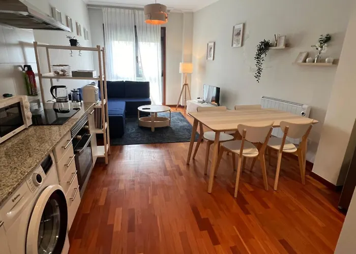 Apartmán A Estrenar ,con Vistas Al Mar Y Aparcamiento Gratis En El Casco Viejo-centro-zona Portuaria *